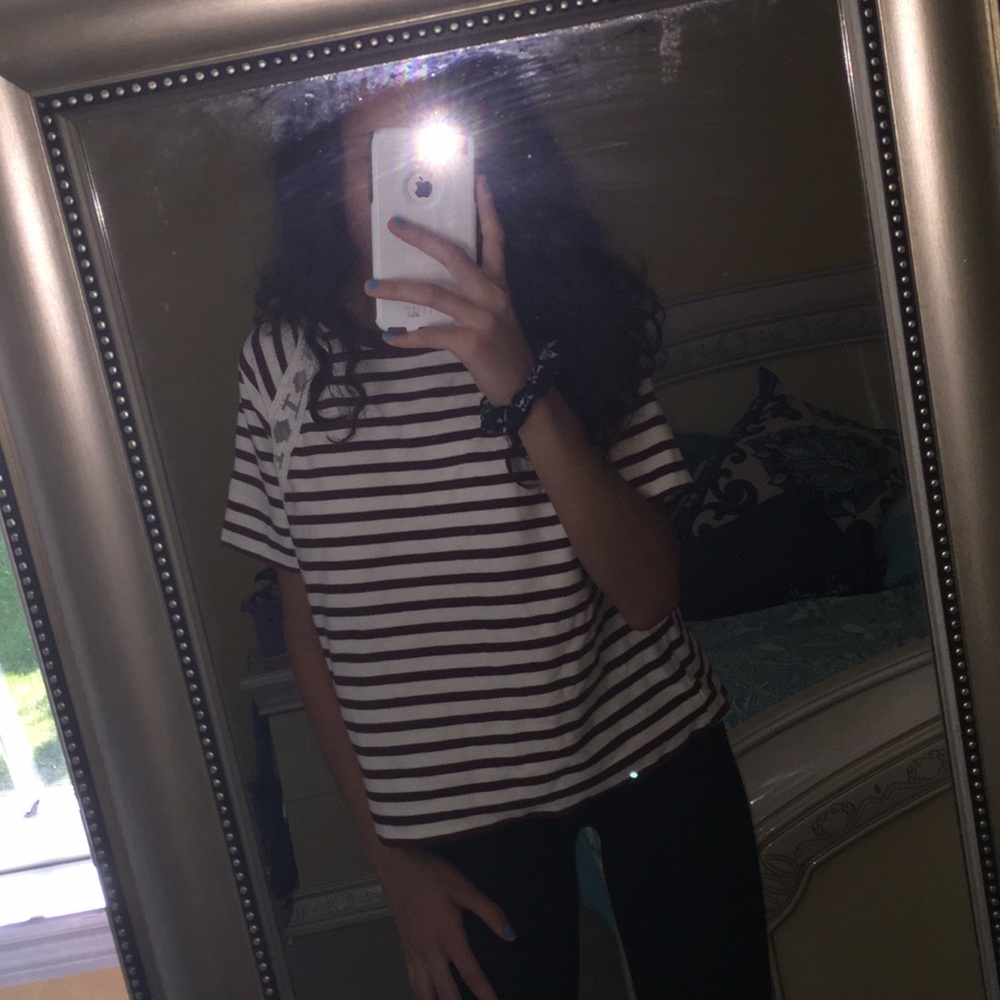 read&white striped old navy shirt